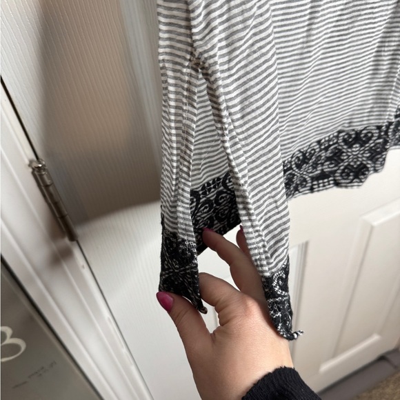 SOFT SURROUNDINGS Havana Grey Stripe Sheer Embroidered Tunic Top Size L - Picture 10 of 11